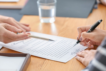 signing prenuptial agreement